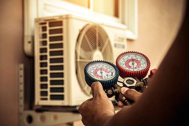 Professional Ac Installation technician working in Pocono Manor, PA